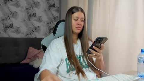 kianna_dior_ online show from August 17, 9:03 am