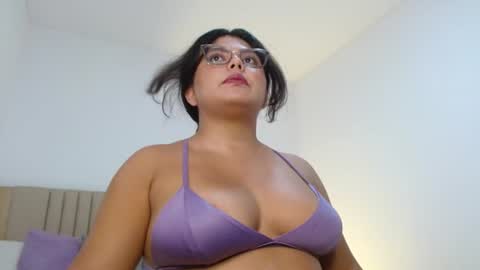 Kiara Evans online show from July 28, 11:00 pm