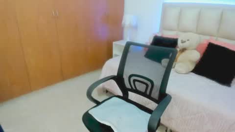 paula online show from August 4, 7:22 pm