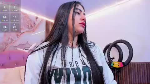 KIARA  online show from August 15, 9:02 am