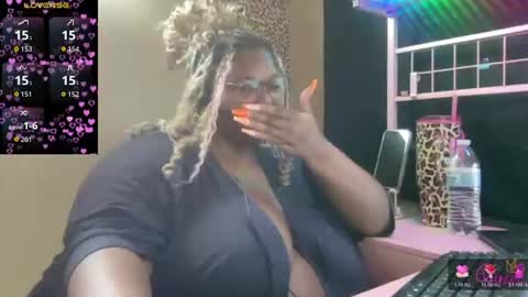 KiaraSugars online show from July 29, 3:30 pm