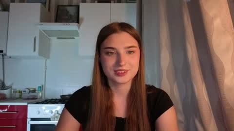 Cou cou my name is Sofi  Lets hit 10 Thumbs Up together   online show from June 18, 3:12 pm