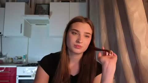 Cou cou my name is Sofi  Lets hit 10 Thumbs Up together   online show from June 18, 6:30 pm
