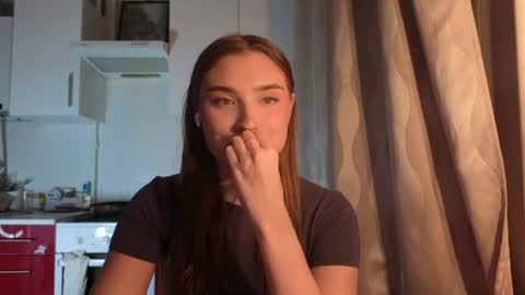 Cou cou my name is Sofi  Lets hit 10 Thumbs Up together   online show from June 23, 7:59 pm