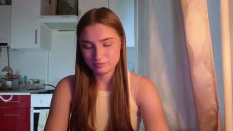 Cou cou my name is Sofi  Lets hit 10 Thumbs Up together   online show from June 30, 3:13 pm