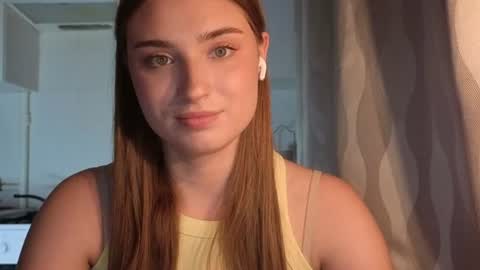 Cou cou my name is Sofi  Lets hit 10 Thumbs Up together   online show from June 30, 5:25 pm