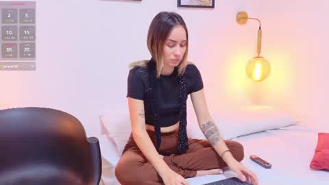 kiimm taylor online show from August 6, 12:26 pm