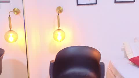 kiimm taylor online show from August 12, 6:32 pm