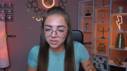 kiki_swan online show from August 5, 12:36 pm