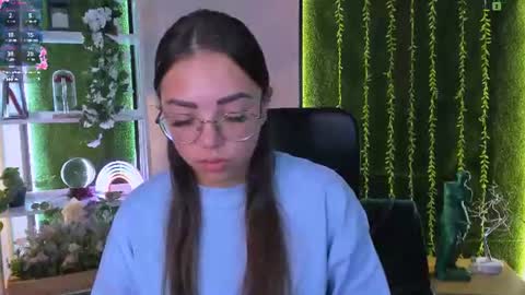 kiki_swan online show from August 10, 3:35 pm