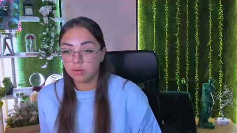 kiki_swan online show from August 10, 5:58 pm