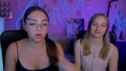 kiki_swan online show from August 14, 7:56 am