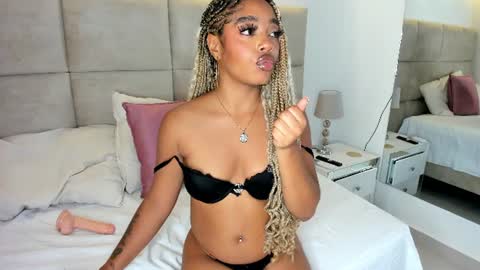 SHURI LUX  online show from August 17, 8:25 pm