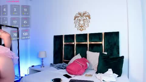 Veronica online show from September 10, 2:27 pm