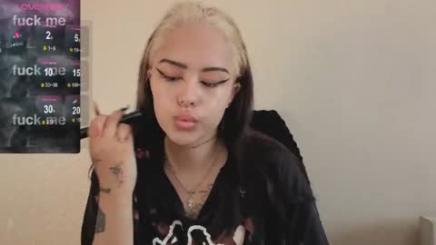 kim_brownie online show from August 8, 4:29 pm