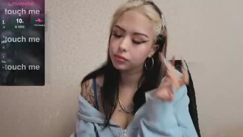 kim_brownie online show from August 15, 5:55 am