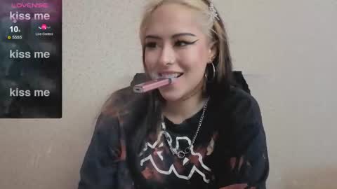 kim_brownie online show from August 15, 7:01 am