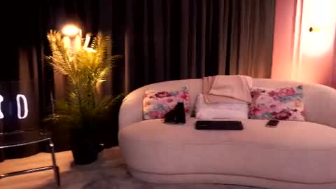 Kim online show from August 11, 3:36 pm