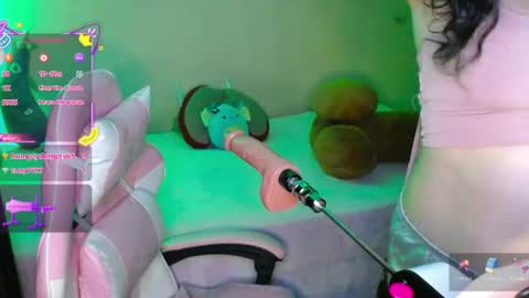 Kim Mishell  online show from August 13, 8:50 am