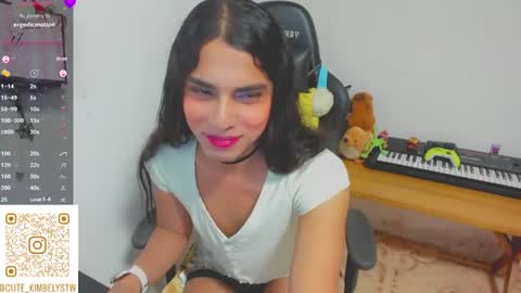 Instagram Cute kimwex online show from August 6, 6:45 am