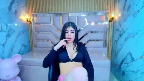 Kimberly online show from August 12, 6:10 pm