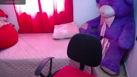 Kim online show from June 4, 5:39 pm