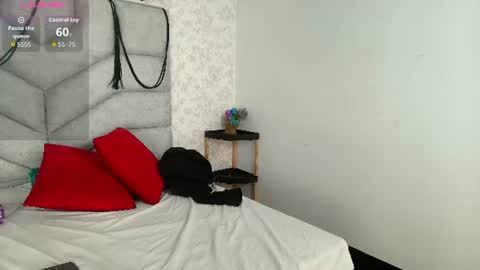 kimberlyfox_t online show from July 25, 6:12 pm