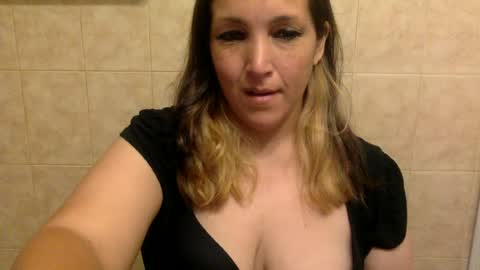 KimberlyLynn online show from August 7, 9:20 am