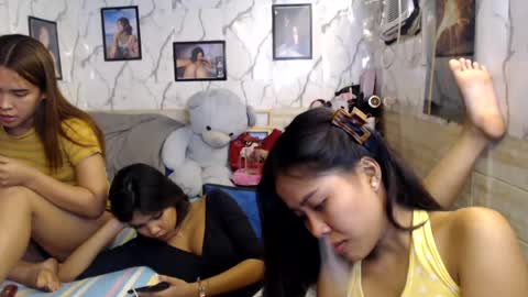 kimchuueee online show from July 25, 12:09 pm