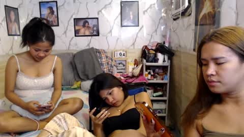 kimchuueee online show from August 5, 6:17 pm