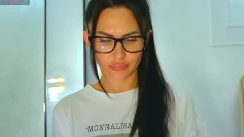 KIm online show from July 31, 6:35 pm