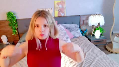 KimEvanss online show from May 27, 2:08 pm