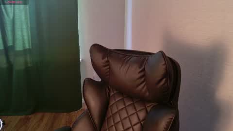 KimEvanss online show from July 16, 2:40 pm