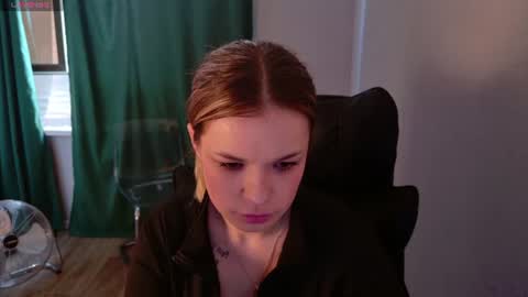 KimEvanss online show from July 18, 12:17 pm