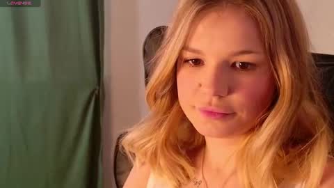 KimEvanss online show from July 19, 1:24 pm