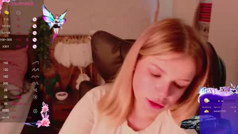 KimEvanss online show from July 23, 9:33 am