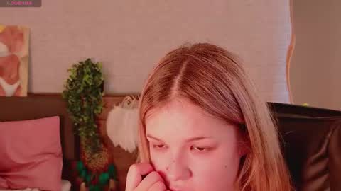 KimEvanss online show from July 24, 1:25 pm