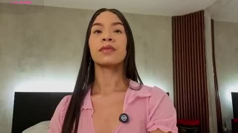 kimhilton online show from August 3, 2:40 am