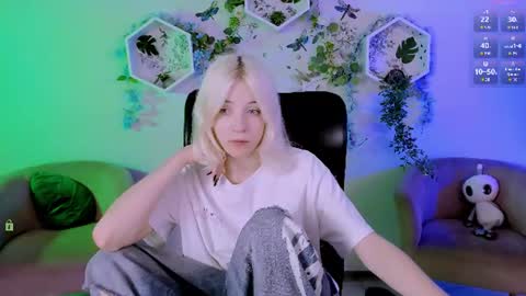 kimi_sky online show from August 2, 10:17 pm