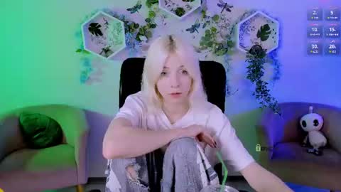 kimi_sky online show from August 2, 11:22 pm