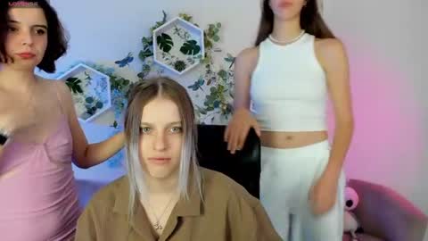 kimi_sky online show from August 11, 1:24 pm