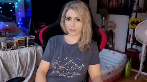 Wolfs Girl online show from July 14, 7:14 pm