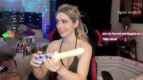 Wolfs Girl online show from July 18, 5:36 pm