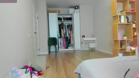kimkittyns online show from August 7, 11:38 pm