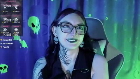 Kim Lennox online show from July 30, 2:24 pm