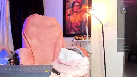 kimmberly_saenz_ online show from August 2, 1:56 am