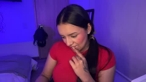 kimmi online show from August 5, 1:25 am