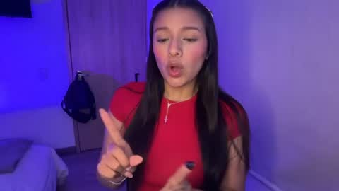 kimmi online show from August 7, 11:38 pm