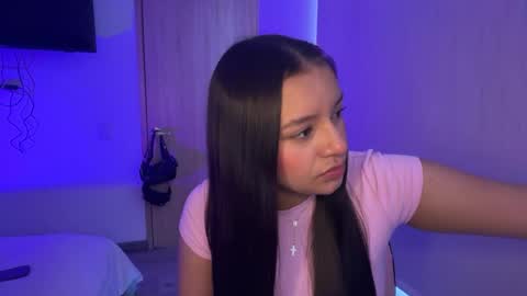 kimmi online show from August 10, 2:07 pm
