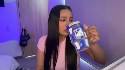 kimmi online show from August 10, 10:22 pm